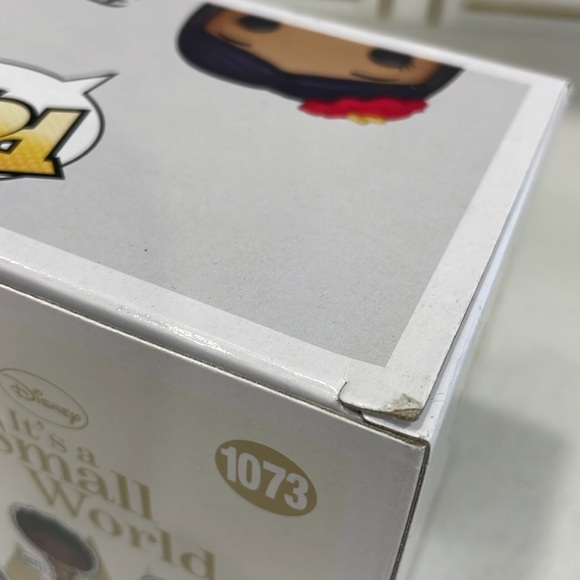 NIB Funko Pop It’s a Small World The United States - Picture 8 of 9